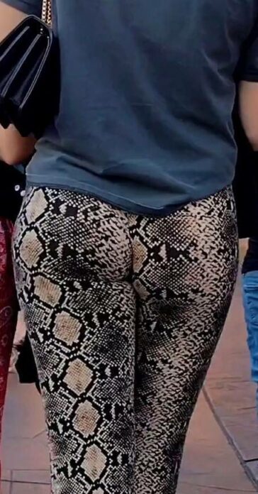 Jiggling Ass Animal Print Leggings
