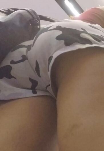 Jiggling Ass Teen In Shorts