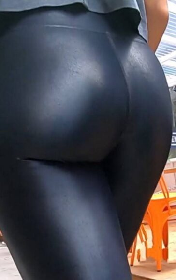 Wet Looking Leggings PAWG