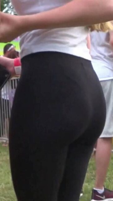 Amusement Park JB Teen In Leggings