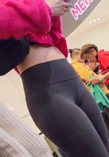 Skinny Body Babe In Black Leggings