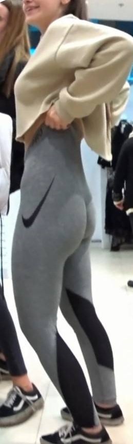 Teen In Grey Leggings Creepshot