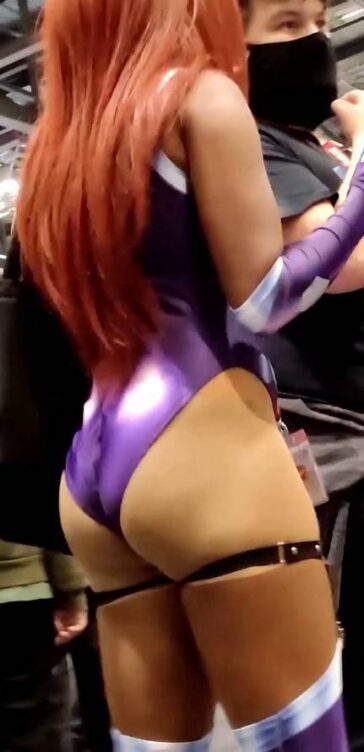 Another Cosplay Girl Showing Off Ass