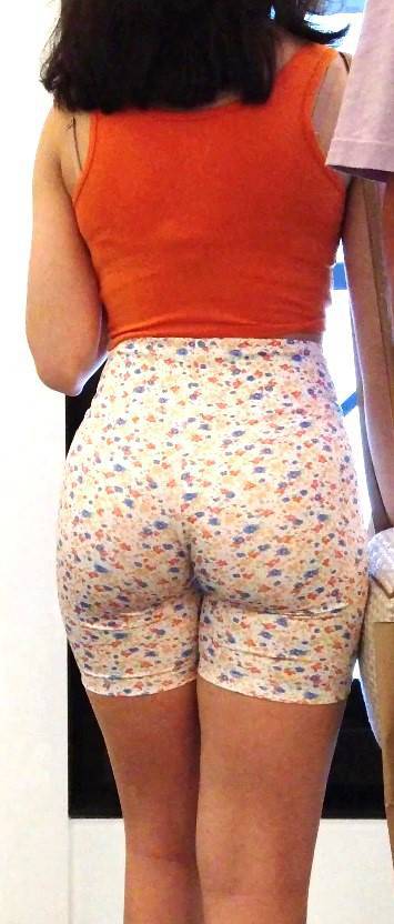 Sexy Candid Daugthers Ass In Tight Biker Shorts
