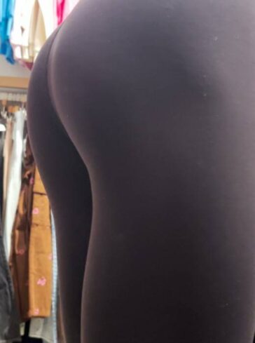 Teen Girl In Lulu Leggings Creepshot Ass