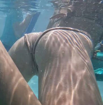 Underwater Candid Teen In Bikini