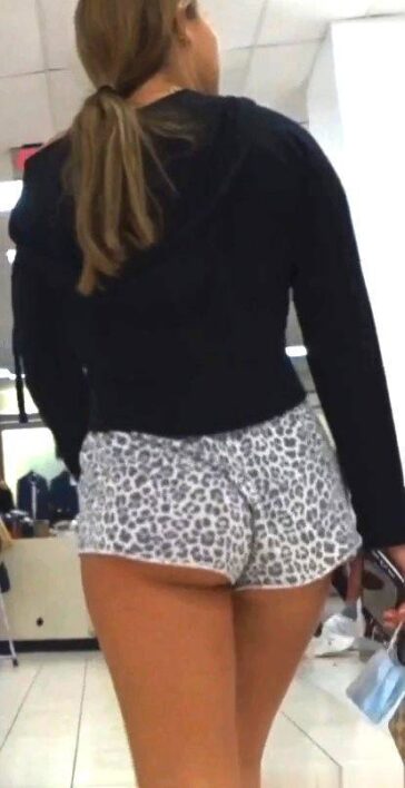 Hot Teen In Shorts Jiggling Ass