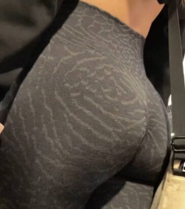 Amazing Ass Goddess In Leggings