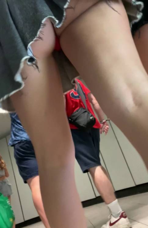 Upskirting Two Hot Cuties