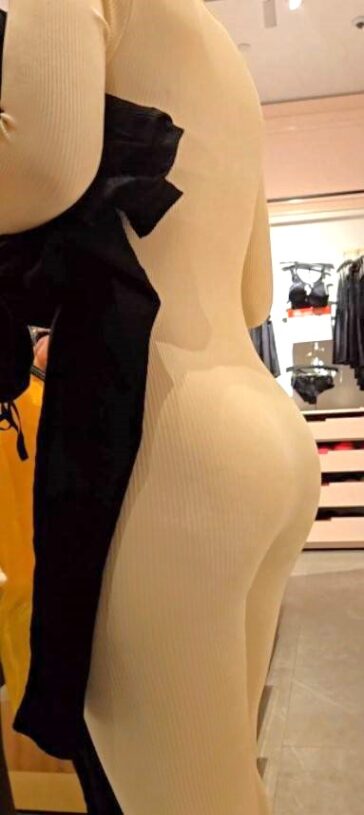 Wearing a Tight Body While Shopping