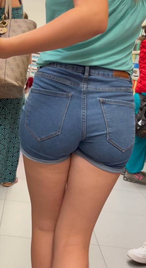 Cute Blonde Teen Ass In Shorts