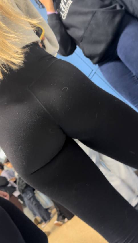 HS Teen Cheerleader Hot Candid Ass