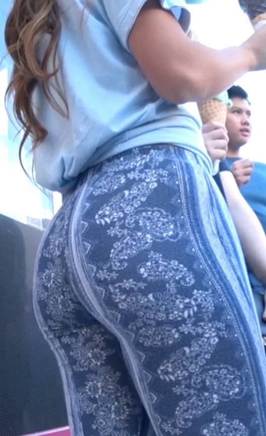 Sexy Teen Ass Looking For Ice Cream