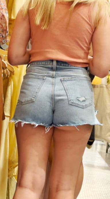 Braless Teen Showing Her Cheeks