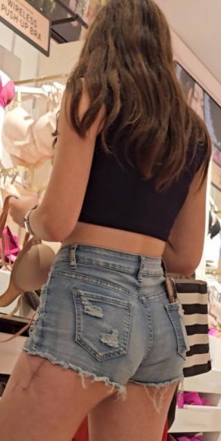 Nerdy JB Teen In Shorts