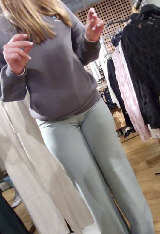 Extremly Tight Cameltoe Teen