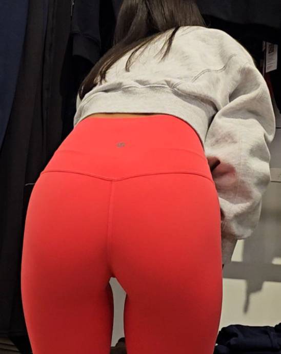Fit Ass Brunette In Pink Leggings