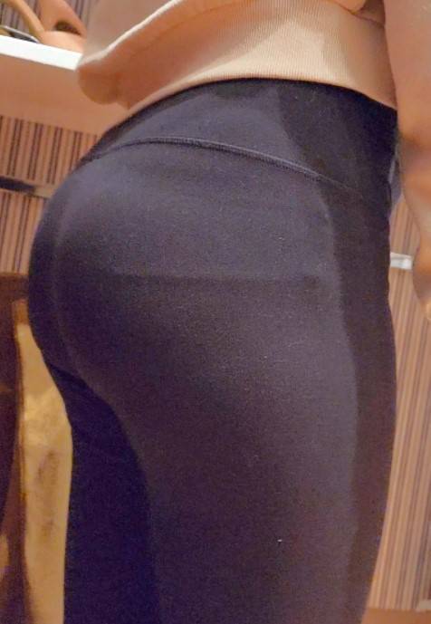 Young Teens In Leggings Mall Compilation