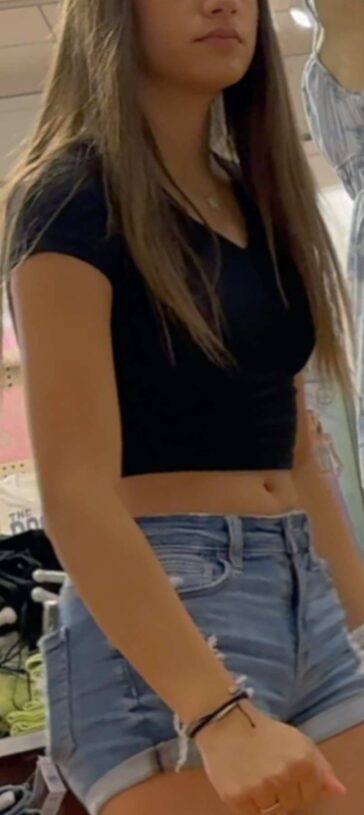 Perfect Ass Teens In Shorts Shopping