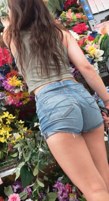 Hot Asian Girl in Tight Jean Shorts