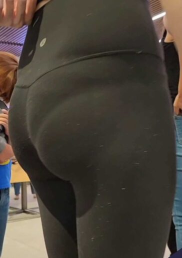 Cute Face Tight Teen Ass VPL