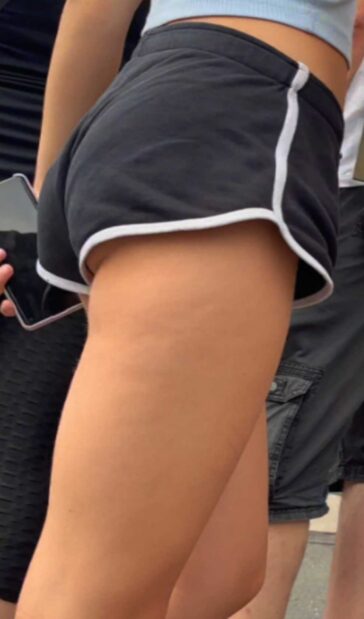 Cute Face and Ass JB Teen In Shorts